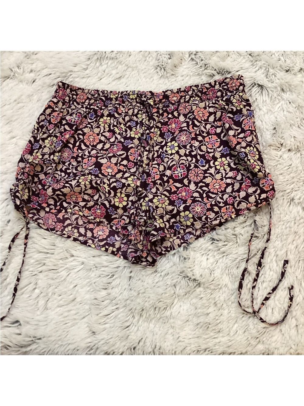 Gap Body cinched sides pull on floral sleep shorts Woman’s size Large